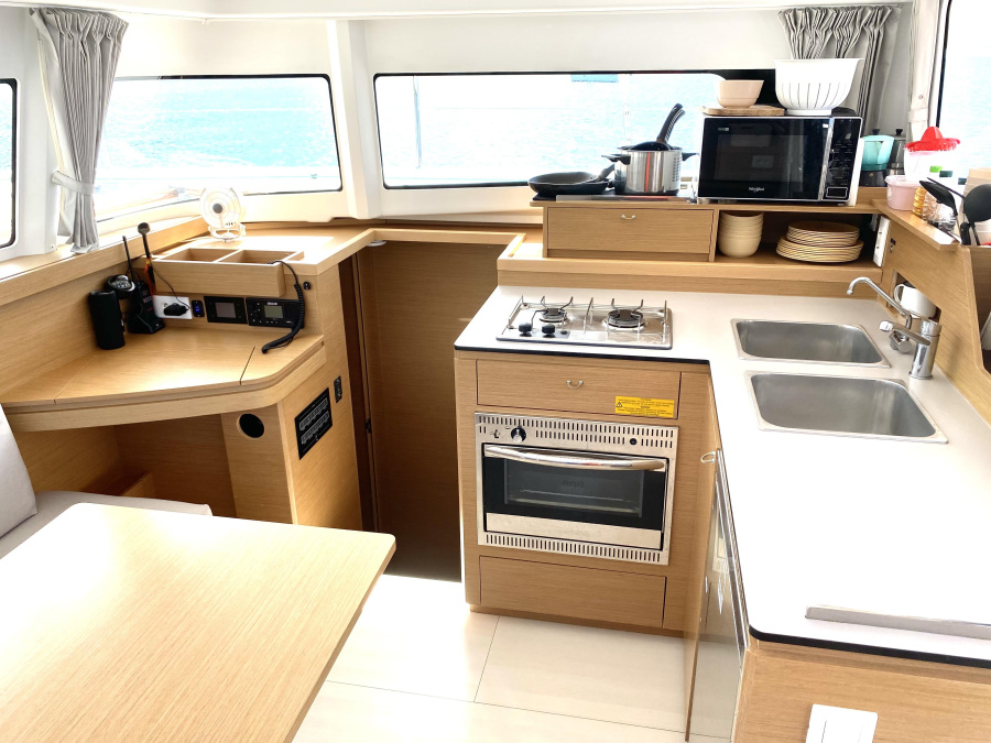 MOANA IBIZA BAREBOAT - 2