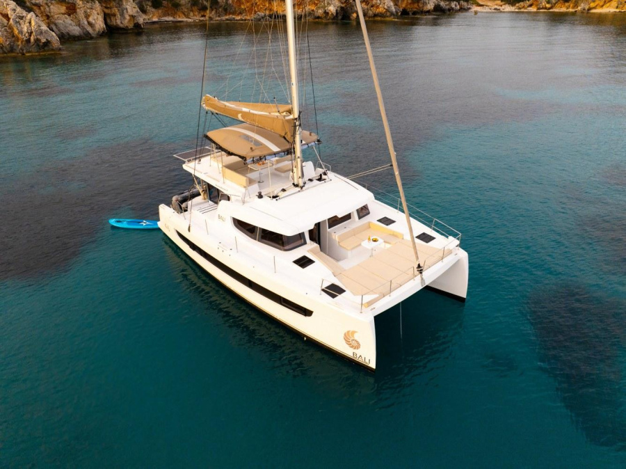 Photo #1 - Bali 4.6 (Zizi II) in Marina - 22675