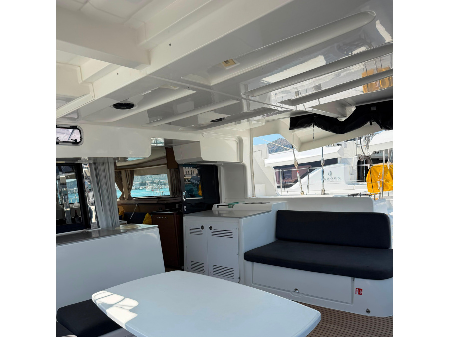 Interior image - 2