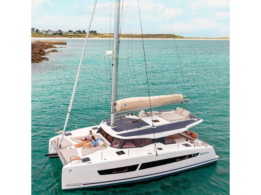Photo #1 - Fountaine Pajot New 41 (Shaula) en Port of - 67746
