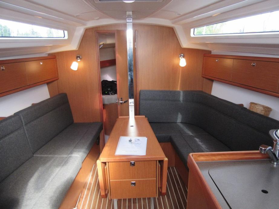 Interior image - 1