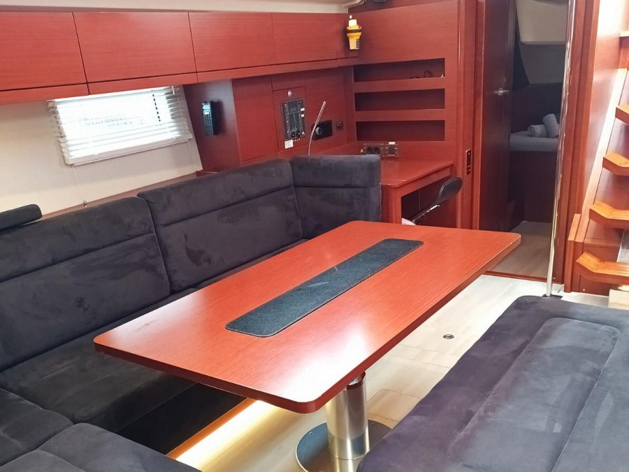 Interior image - 2