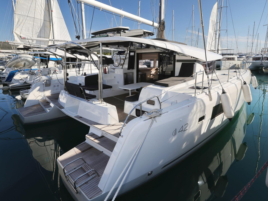 Photo #1 - Lagoon 42 (DEAR JOHN) in D-Marin Dalmacija Marina - 12930