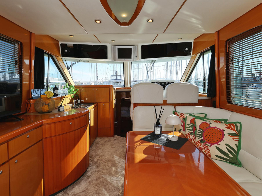 Interior image - 2