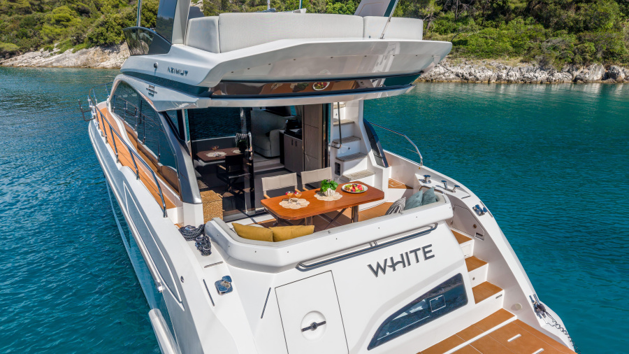 Photo #1 - Azimut 53 Fly (White) in Marina Lav - 22307