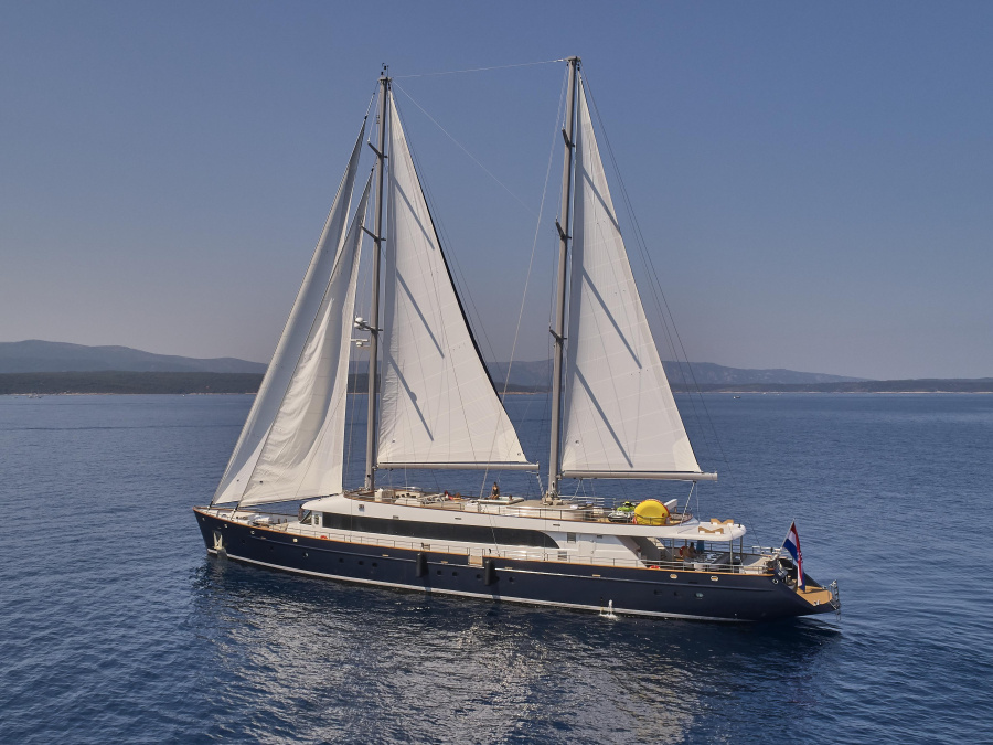 Photo #1 - Luxury Sailing Yacht - Dalmatino (Dalmatino) en ACI Marina - 63827