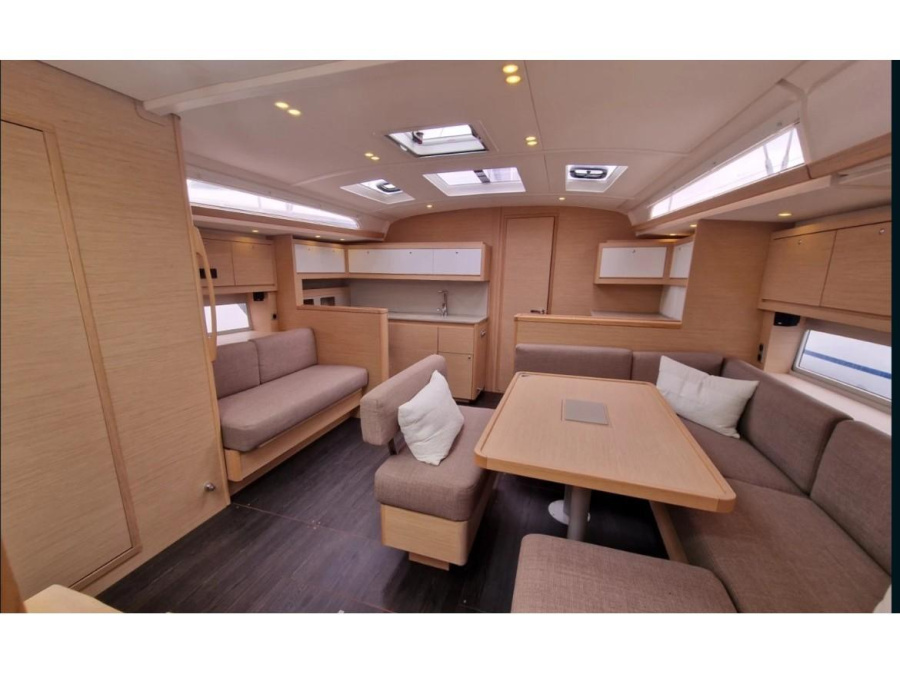 Interior image - 2