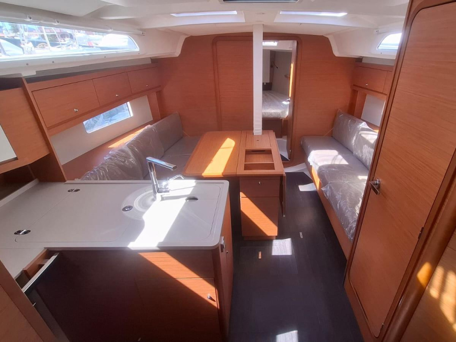 Interior image - 2