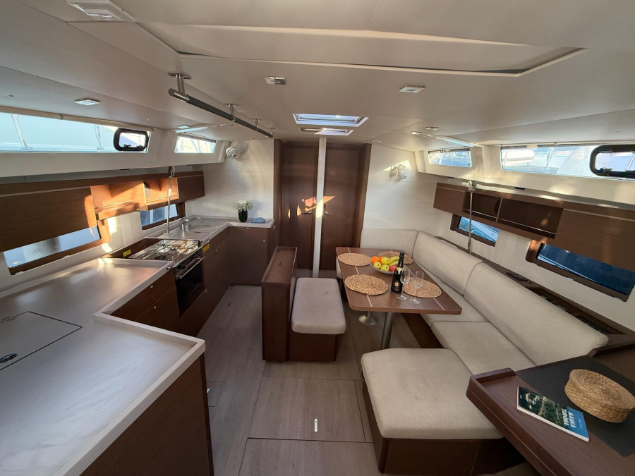 Interior image - 2