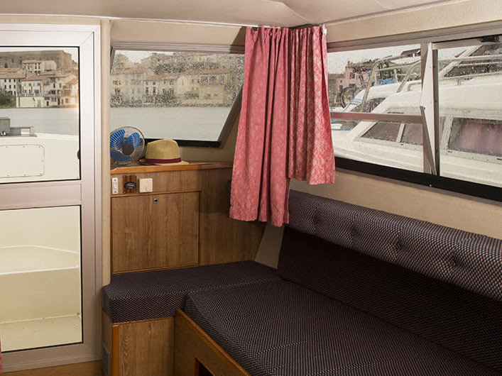 Interior image - 2