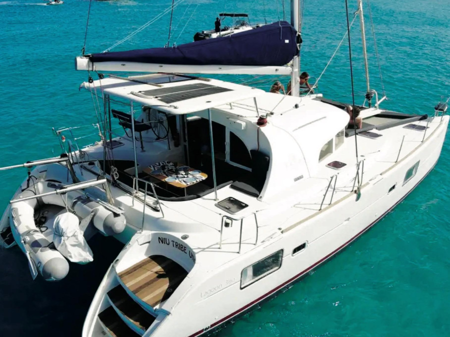 Photo #1 - Lagoon 380 (Niu Tribe Uno) en Marina Ibiza - 62158