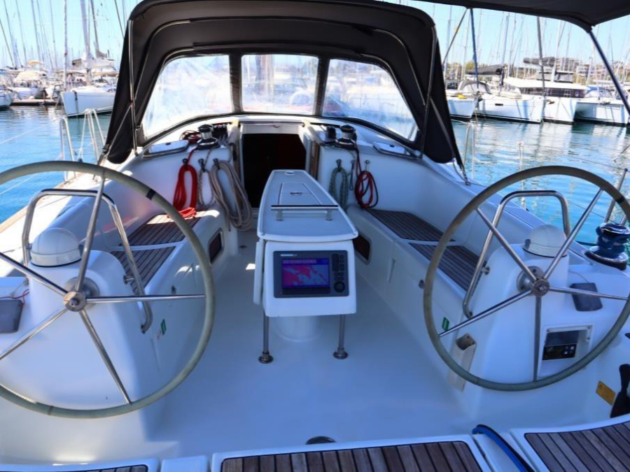 Photo #1 - Oceanis 43 (4 cab.) (MG-OC43-11-ANF) en Alimos Marina - 13188