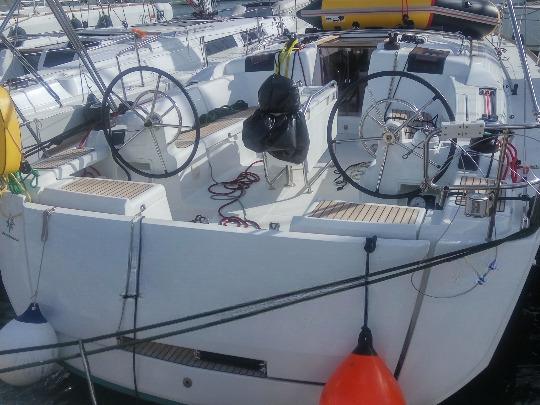 Photo #1 - Sun Odyssey 449 (4 cab.) (MG-SO449-17-GG) en Alimos Marina - 25674