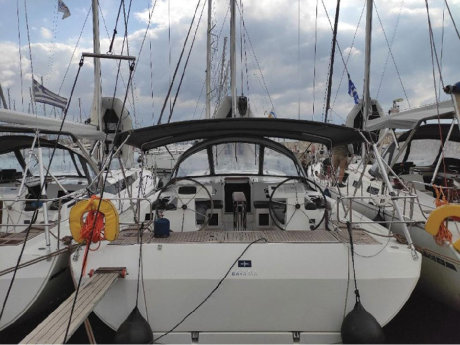 Photo #1 - Bavaria C45 (5 cab.) (MG-C45-20-GK) en Alimos Marina - 9487