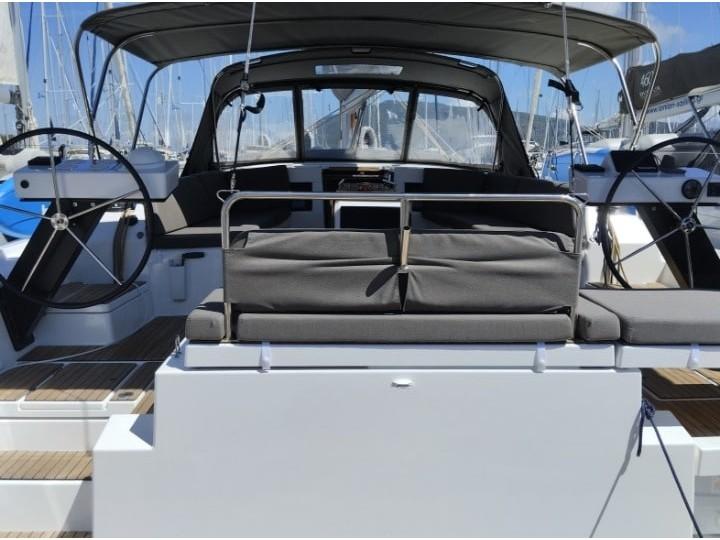Photo #1 - Dufour 470 (5 cab.) (MG-DUF470-22-RM) en D-Marin Marina Lefkas - 3659