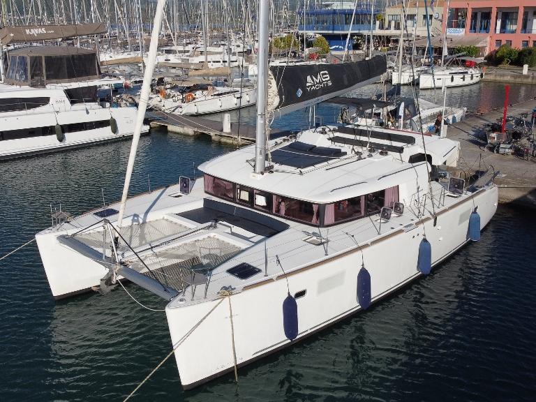 Photo #1 - Lagoon 450 F (4 cab.) (MG-LAG450F-19-M) in Marina - 24946