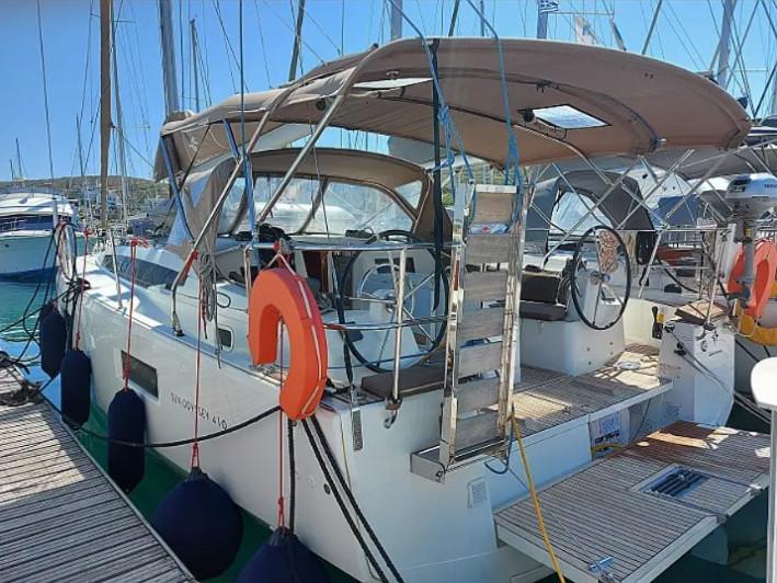 Photo #1 - Sun Odyssey 410 (3 cab.) (MG-SO410-19-VE) in Olympic Marina - 61857