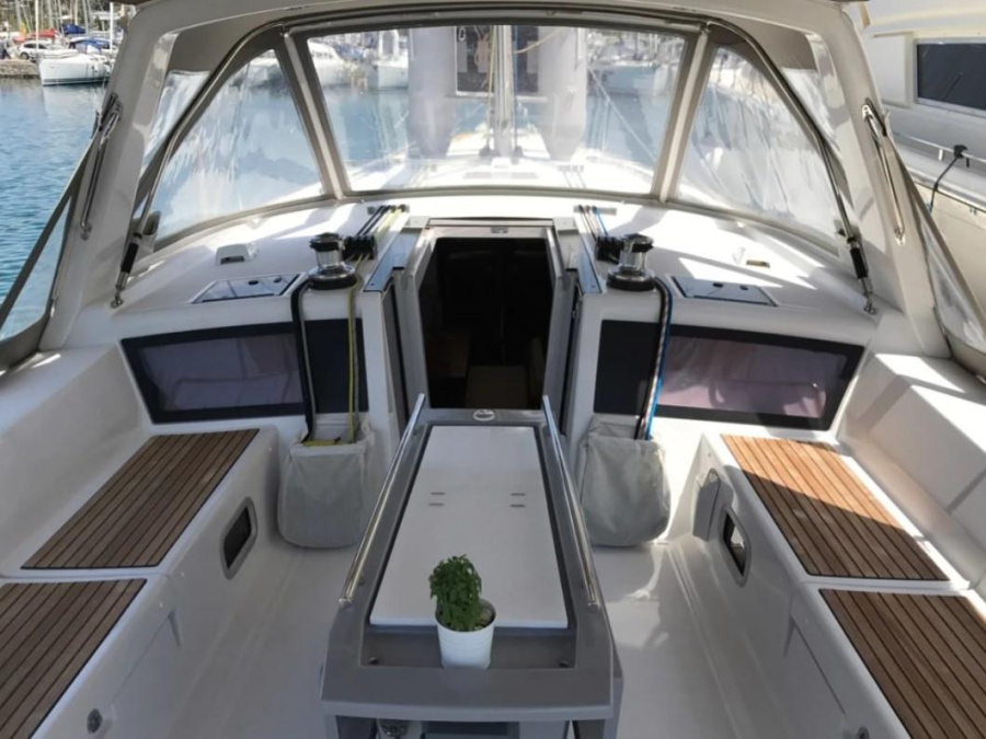 Photo #1 - Oceanis 48 (5 cab.) (MG-OC48-15-GS) in Alimos Marina - 7697