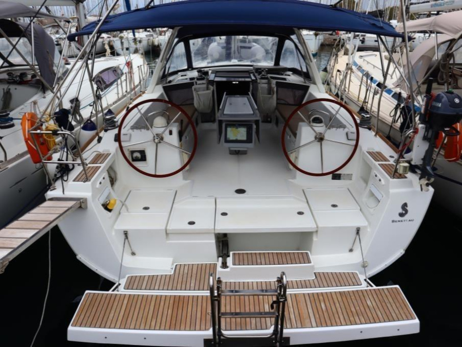 Photo #1 - Oceanis 41 (3 cab.) (MG-OC41-14-ANE) in Alimos Marina - 61883