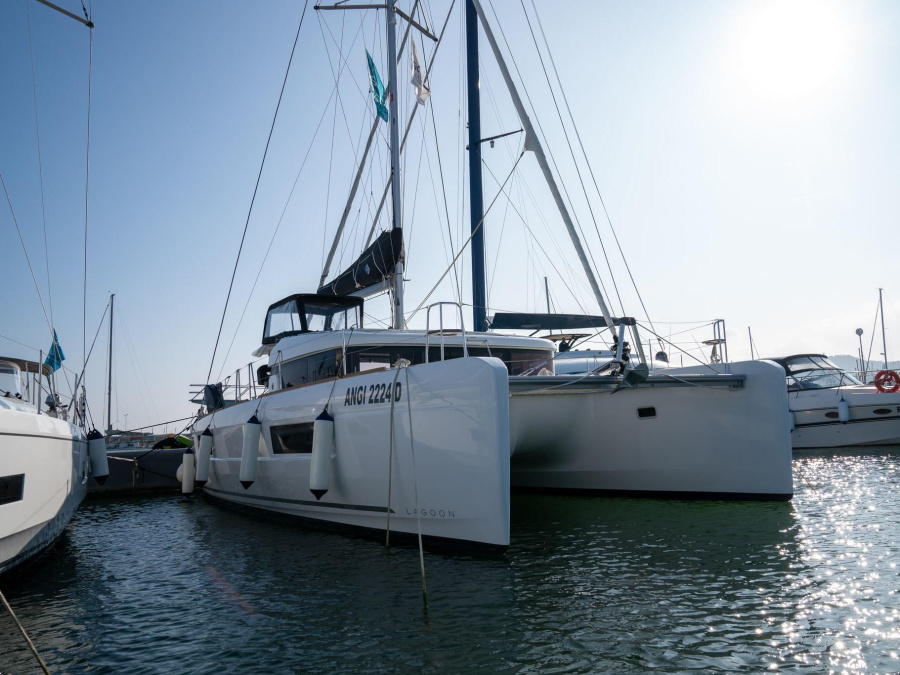 Photo #1 - Lagoon 40 (Ginevra) en Marina di - 61772