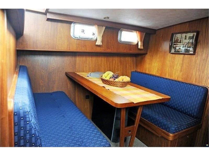 Interior image - 2
