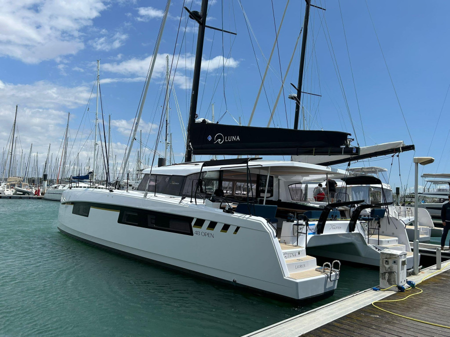 Photo #1 - Nautitech 48 Open (Luna) en Olympic Marina - 63895