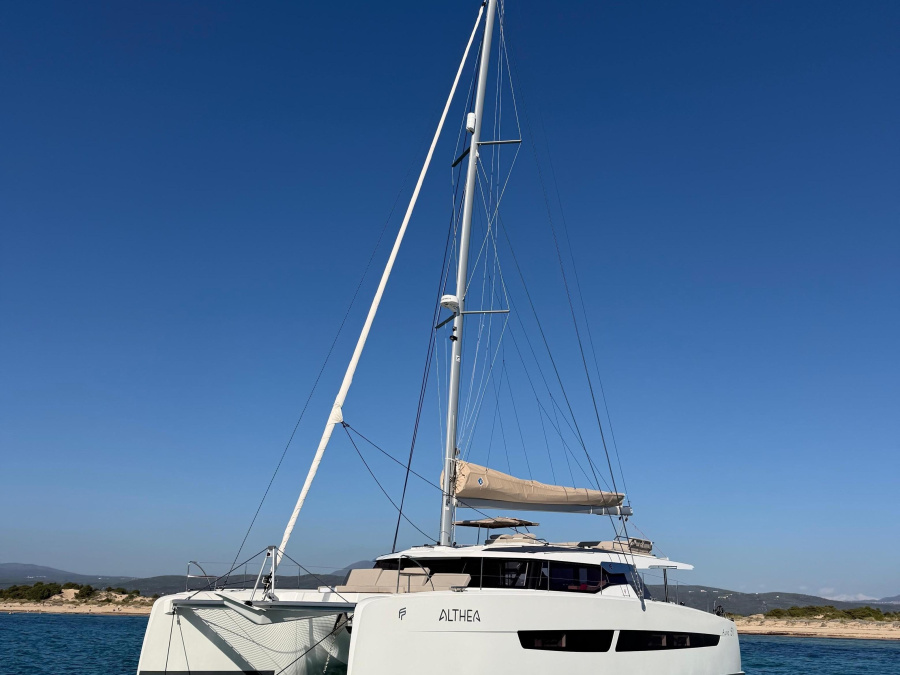 Photo #1 - Fountaine Pajot - Aura 51 (ALTHEA) in Port of - 63266