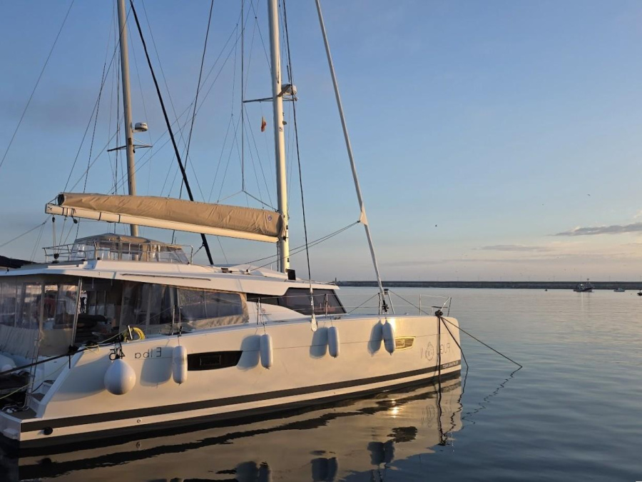 Photo #1 - ELBA 45 A/C & GEN (Fugu II) in New Marina - 65100