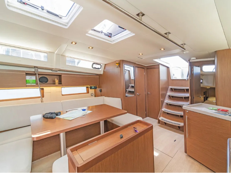 Interior image - 2