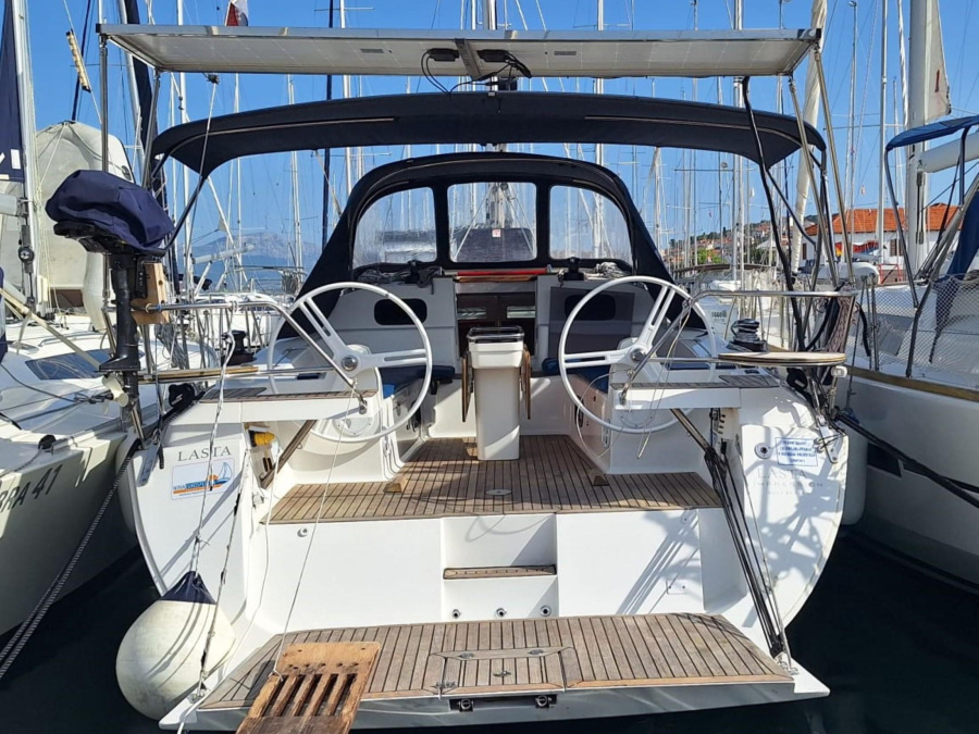 Main image - 0
