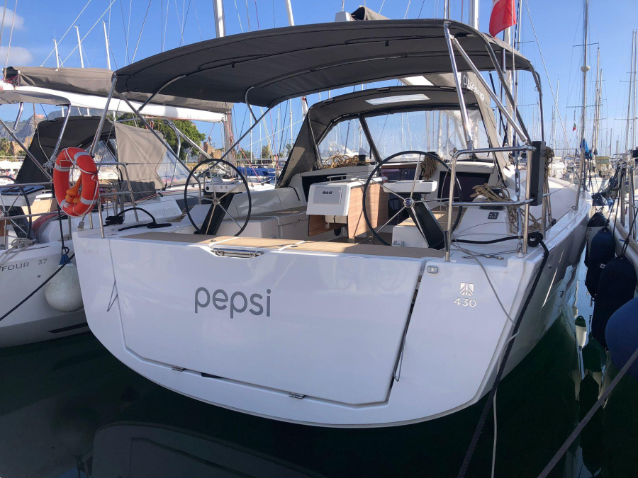 Photo #1 - Dufour 430 Grand Large (Pepsi) in Marina - 21394