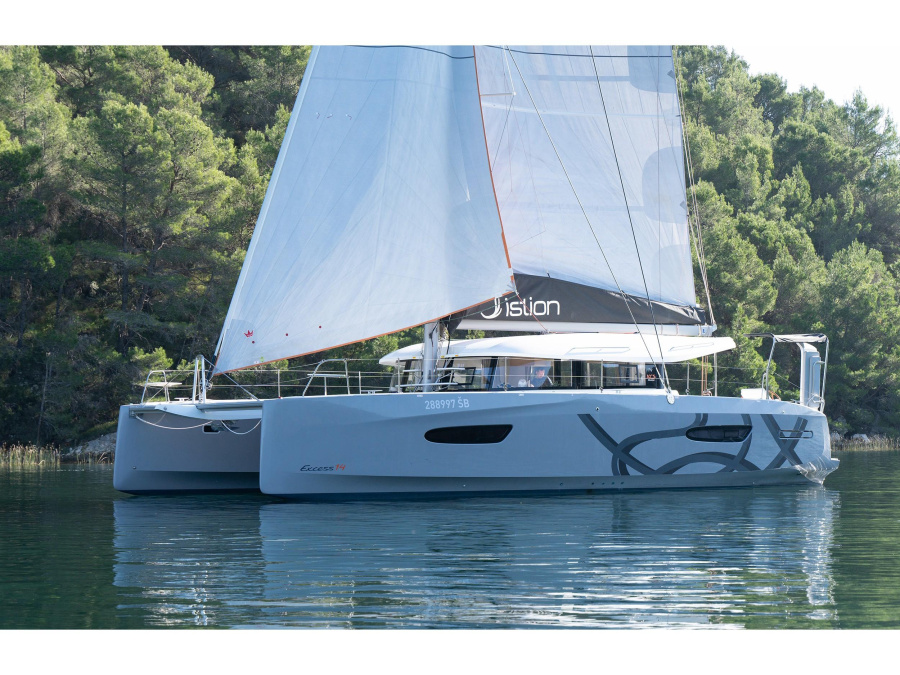 Photo #1 - Excess 14 A/C & GEN & WM (First Journey) en ACI Marina - 21004