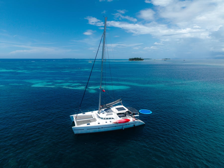 Photo #1 - Lagoon Switch 570 (Charcot) in  - 63673
