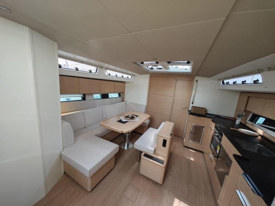 Interior image - 2