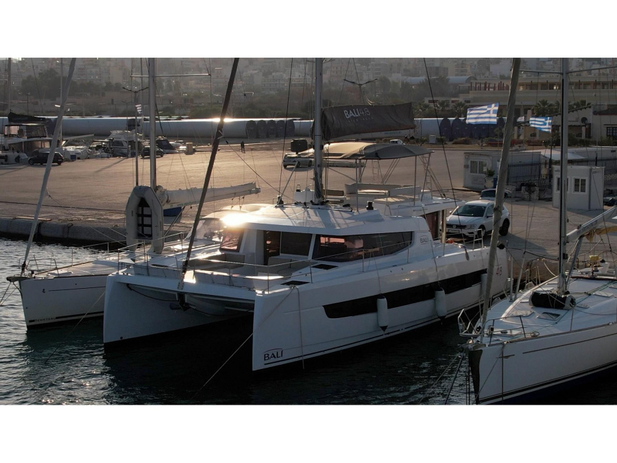Photo #1 - Bali 4.8 (EAGLE) in Main Port - 16872