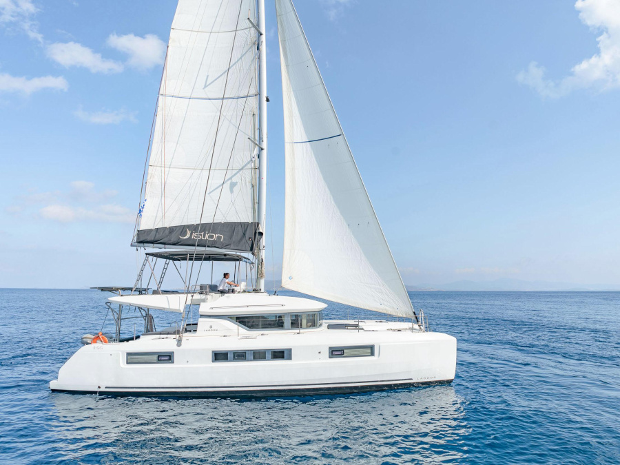 Photo #1 - Lagoon 50 A/C & GEN & WM (Spiros (ONLY SKIPPERED)) en Alimos Marina - 63992