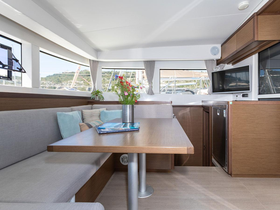 MONARCH 2020 (air condition, generator) - 1