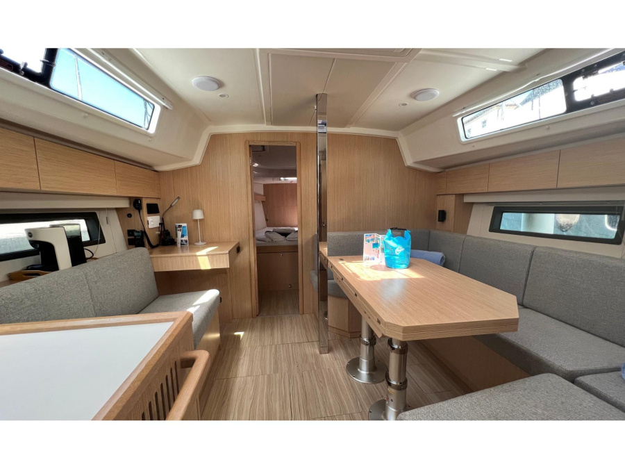 Interior image - 2