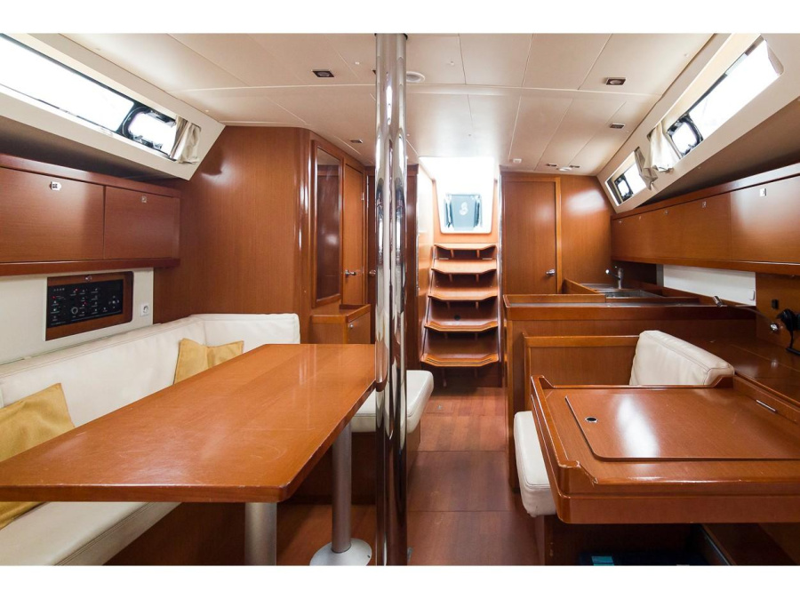 Interior image - 2
