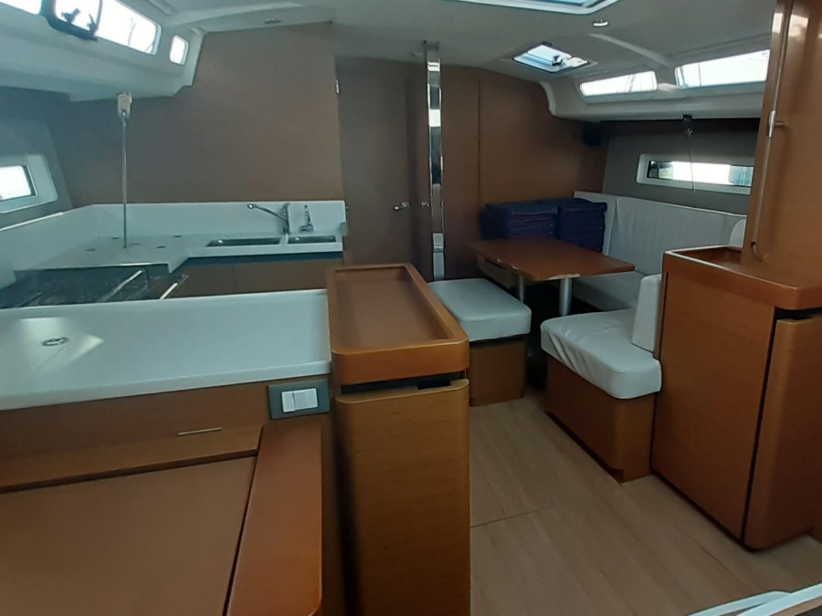 Interior image - 1