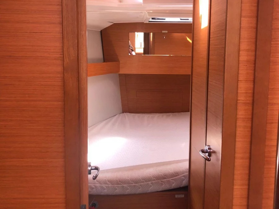 Interior image - 2