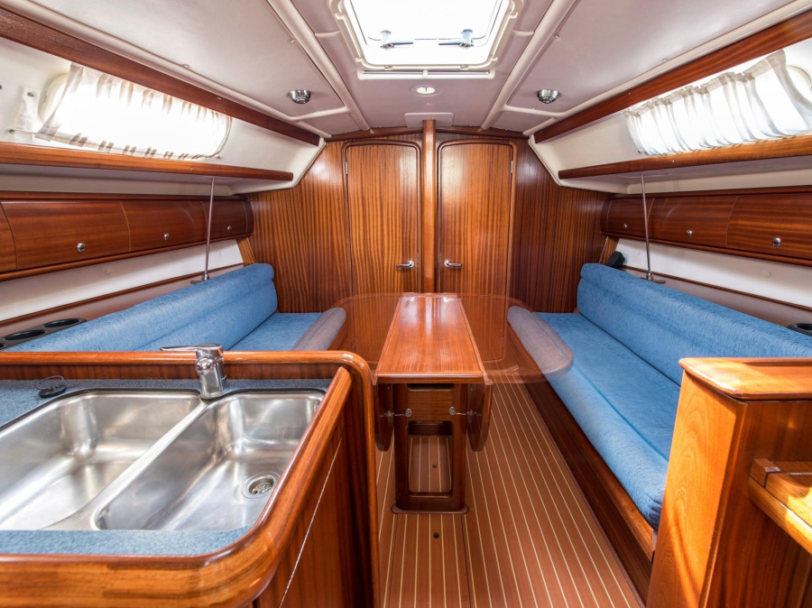 Interior image - 2