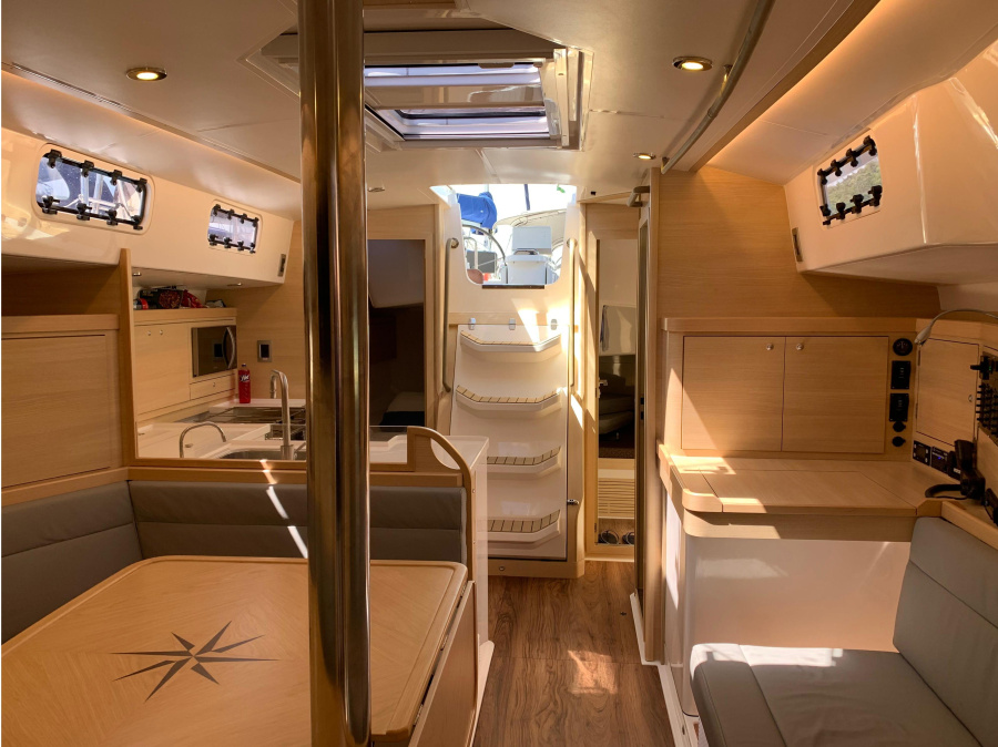Interior image - 2