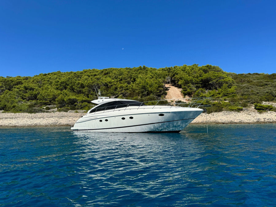 Photo #1 - Princess V53 (Chablis) en harbor - 67084