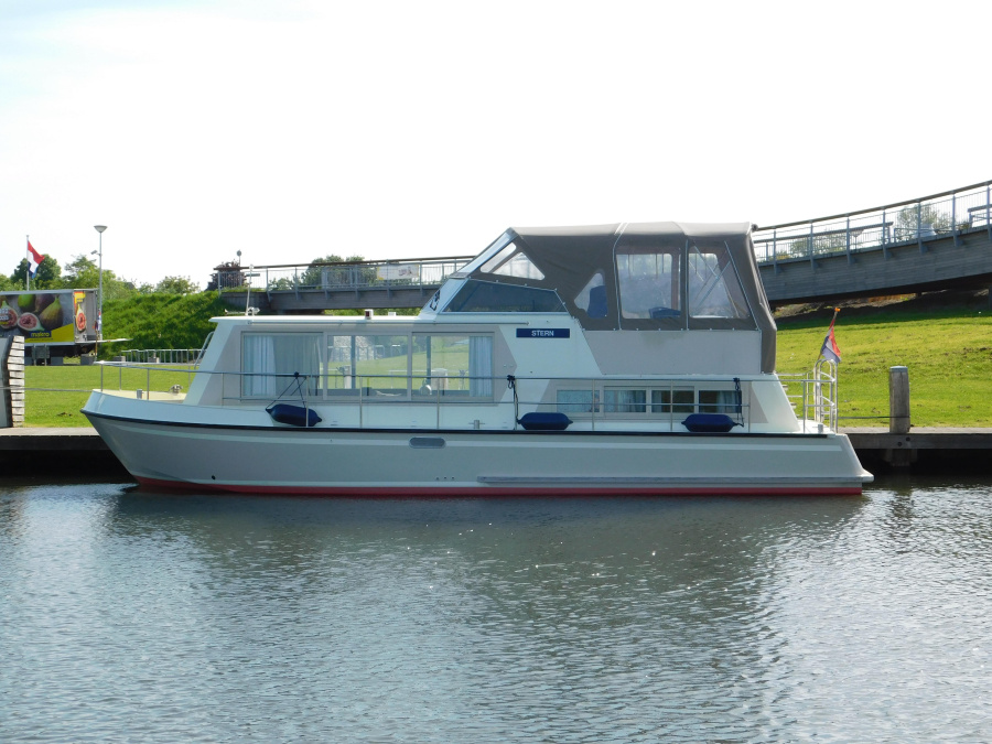 Photo #1 - Houseboat 1050 (Stern) en  - 65721