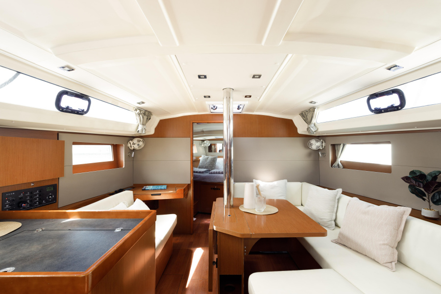 Interior image - 1