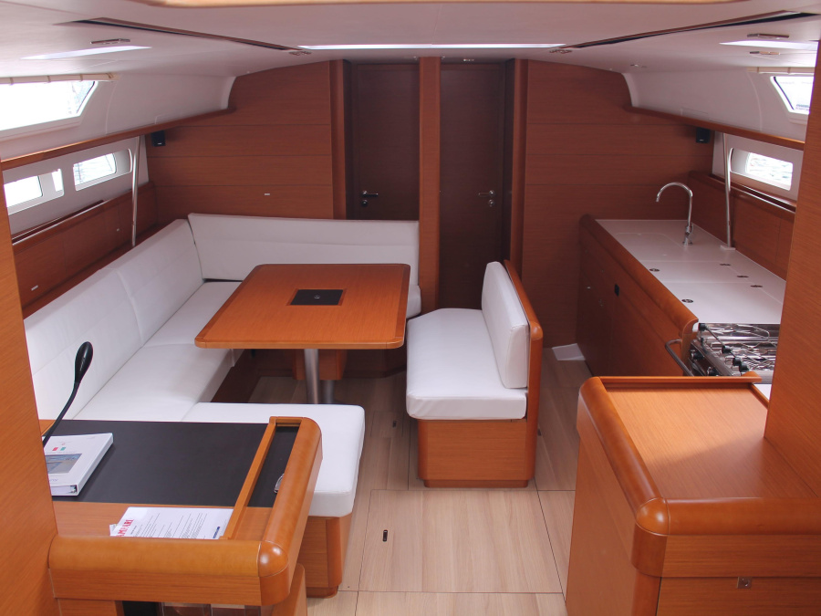 Interior image - 1