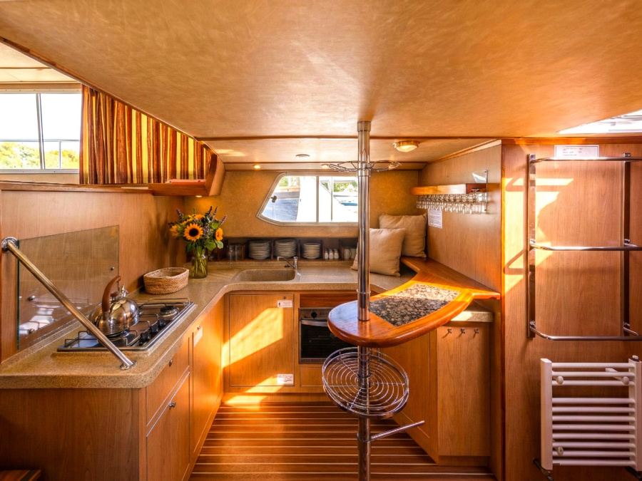 Interior image - 1