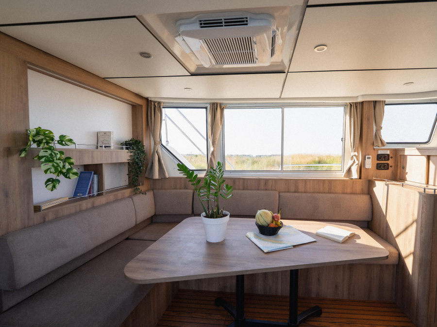 Interior image - 2