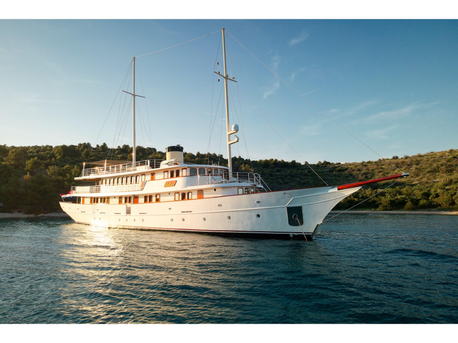 Photo #1 - Motoryacht Belleza (Bellezza) in ACI Marina - 21034